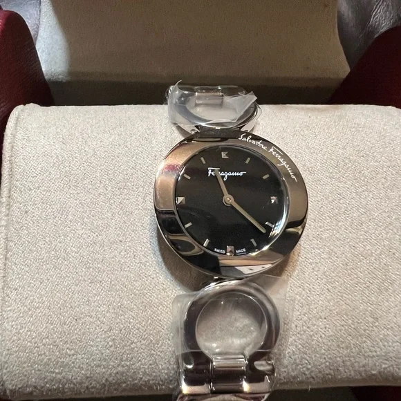 Salvatore Ferragamo | Accessories | Salvador Ferragamo 
